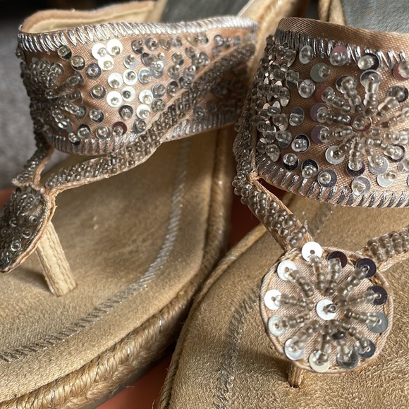 donna lawrence adorable sequined heels. Size 6 - Picture 3 of 6